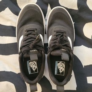 Vans Ultrarange Exo Shoe - Women's 8.5 - Black